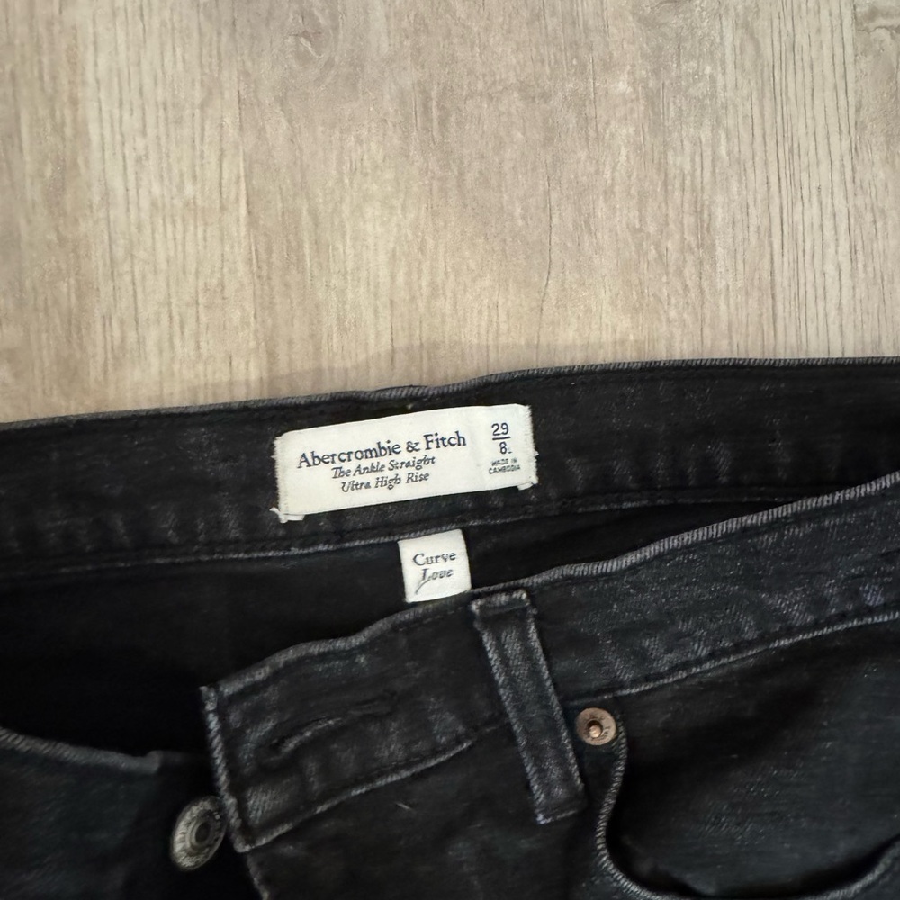 Abercombie Curve Love Ultra High Rise Ankle Straight Jean - Picture 3 of 4